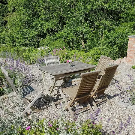 Dom wakacyjny Historic Thatched In Holstein Switzerland *